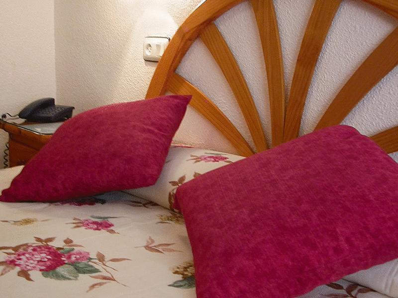 Hotel Quino グアルダマル・デル・セグラ エクステリア 写真