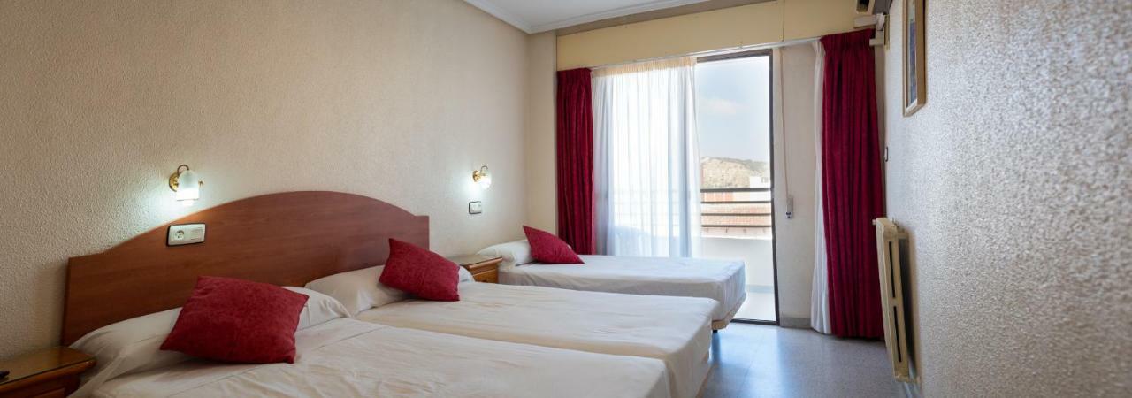 Hotel Quino グアルダマル・デル・セグラ エクステリア 写真